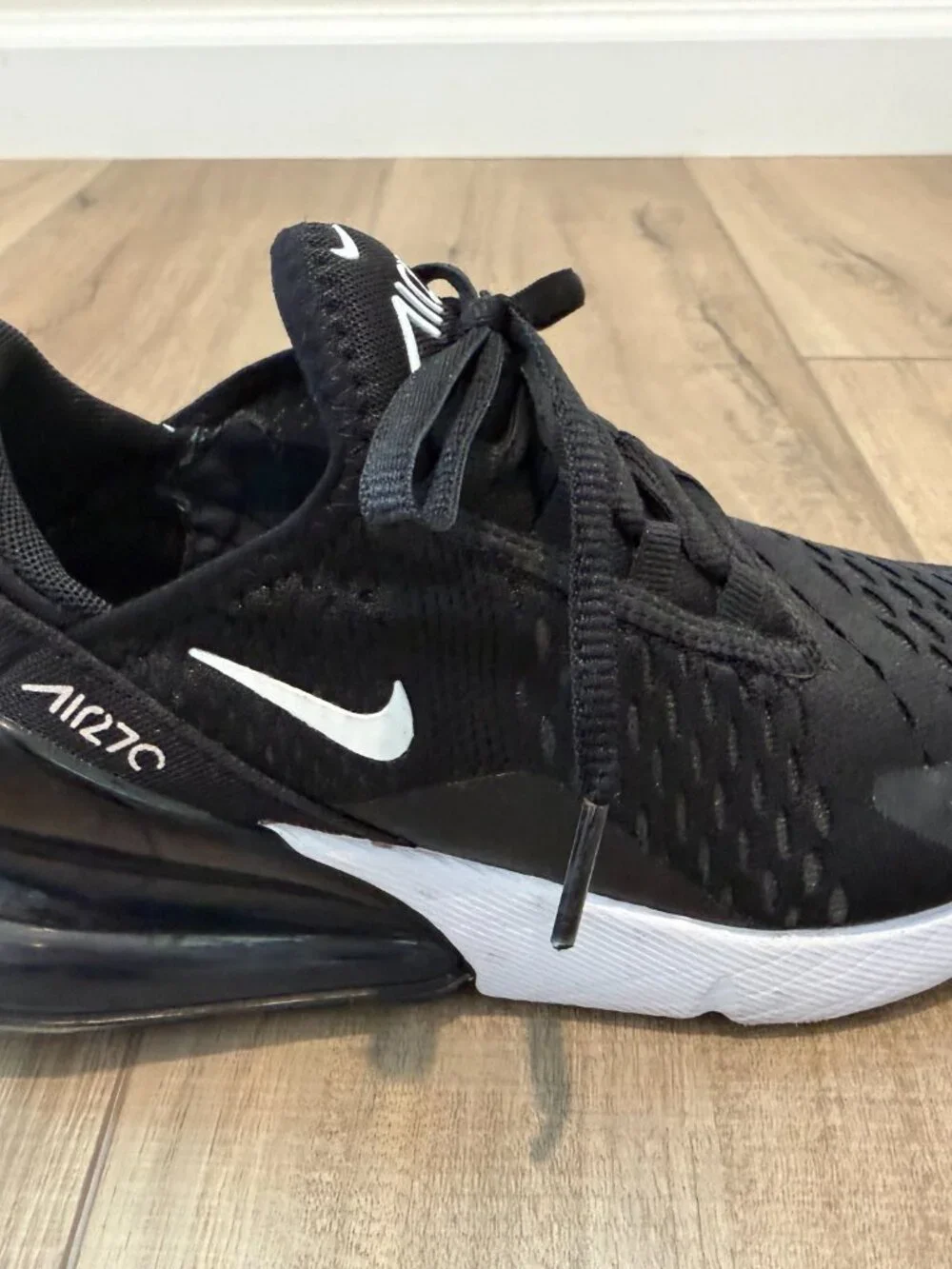 Nike Air Max 270 Black White Women's Size 5 Excellent Condition